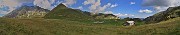 66 Vista panoramica sul pianoro pascolivo di Camplano con Arera e Zucco degli agnelli